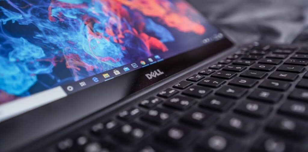 Laptop Review Dell Inspiron - Dell Laptop Close Up